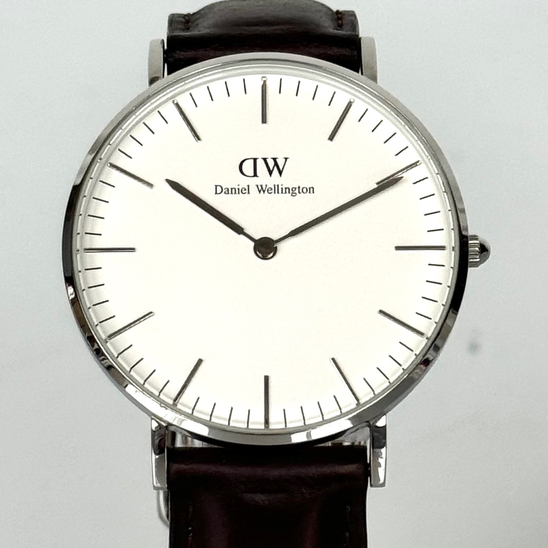 Daniel Wellington(ダニエルウェリントン)のダニエルウェリントン　B36S2　クォーツ　白　革ベルト メンズの時計(腕時計(アナログ))の商品写真