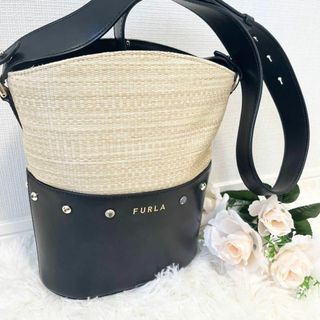 フルラ(Furla)の【美品】FURLA カゴバッグ ラフィア シェア レザー切り替え ショルダー(かごバッグ/ストローバッグ)