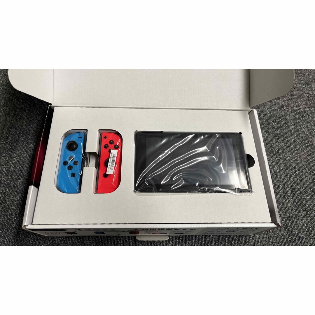 Nintendo Switch(ニンテンドースイッチ)のNintendo Switch Joy-Con (L) ネオンブルー/ (R)  エンタメ/ホビーのゲームソフト/ゲーム機本体(家庭用ゲーム機本体)の商品写真