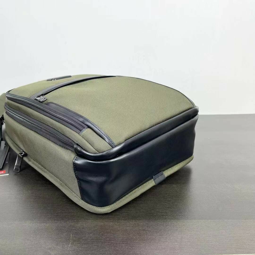 TUMI(トゥミ)の新品 TUMI Slim バックパック グリーン メンズのバッグ(バッグパック/リュック)の商品写真