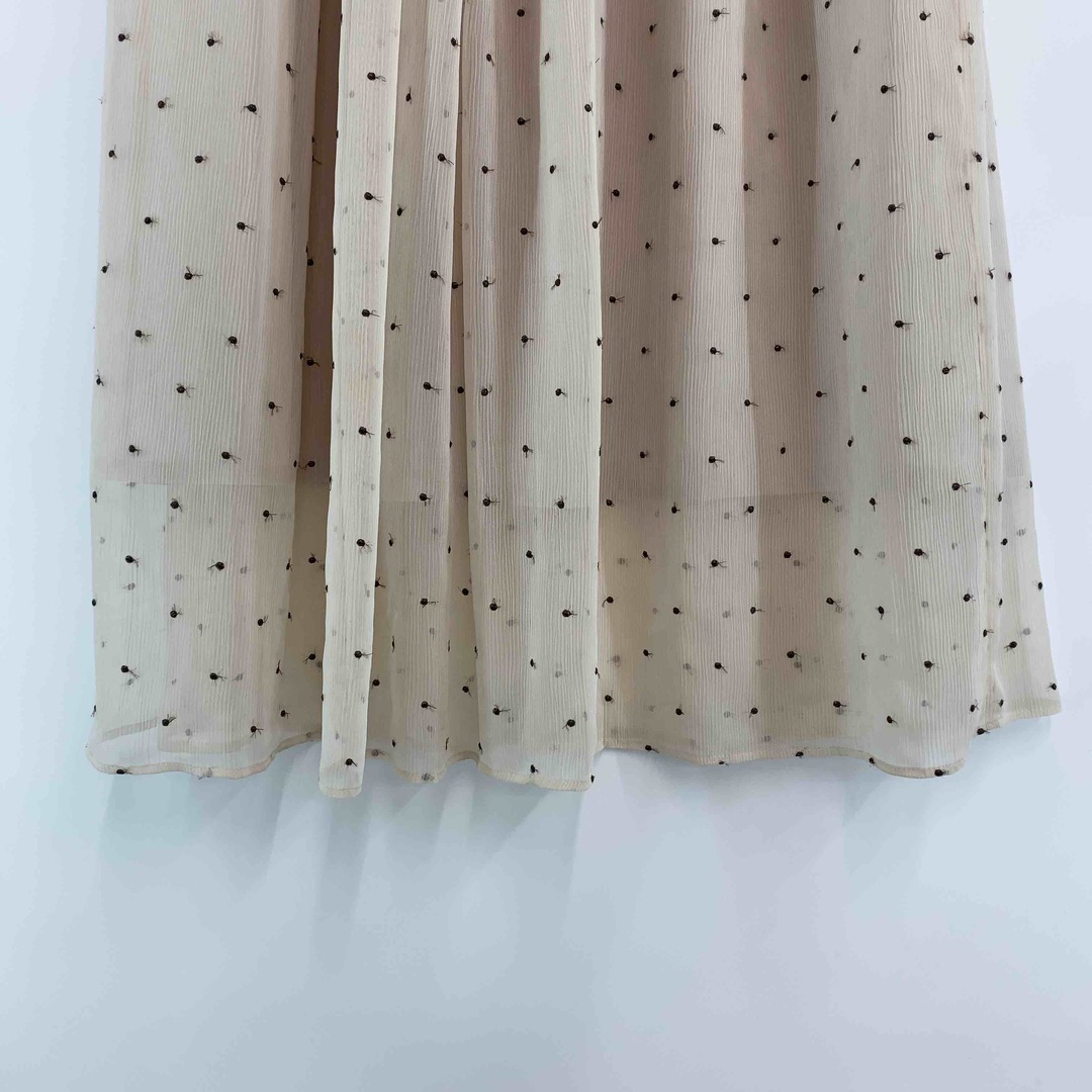 SLOBE IENA(スローブイエナ)のSLOBE IENA スローブイエナ レディース ロングスカート ギャザースカート ドット刺繡 シフォン ベージュ レディースのスカート(ロングスカート)の商品写真