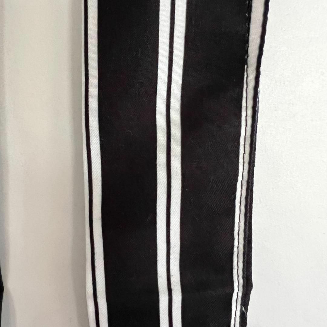 韓国 ネクタイ付き シャツ ブラック ストライプ 春服 新品未使用 メンズのトップス(Tシャツ/カットソー(七分/長袖))の商品写真
