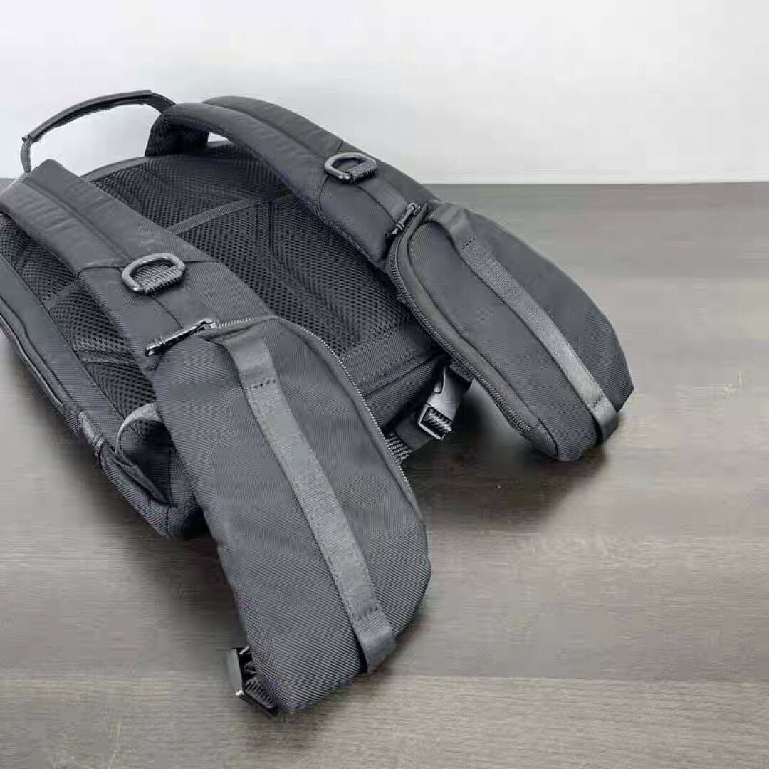 TUMI(トゥミ)のTUMI「ファルコン」タクティカル・バックパック232742 ブラック メンズのバッグ(バッグパック/リュック)の商品写真