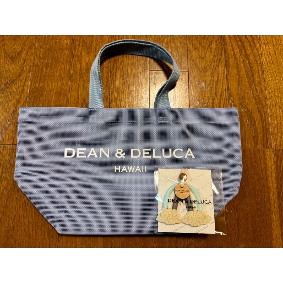 DEAN & DELUCA(ディーンアンドデルーカ)の【ハワイ限定】DEAN&DELUCA メッシュトート　虹　チャーム　キーホルダー レディースのバッグ(トートバッグ)の商品写真