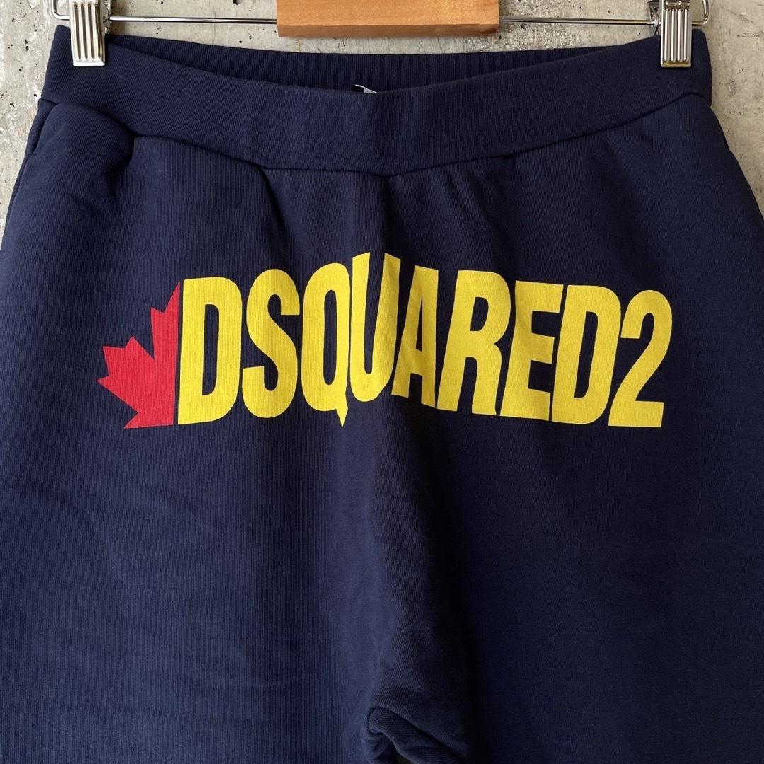 DSQUARED2(ディースクエアード)のDSQUARED2 ディースクエアード スウェット ショート ネイビー 14 メンズのパンツ(ショートパンツ)の商品写真