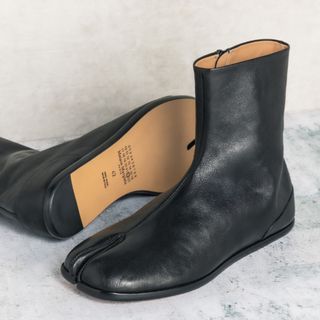 マルタンマルジェラ(Maison Martin Margiela)のメゾン マルジェラ/MAISON MARGIELA ブーツ メンズ TABI BOOTS FLAT アンクルブーツ BLACK S57WU0134-PR058-T8013 _0410ff(ブーツ)