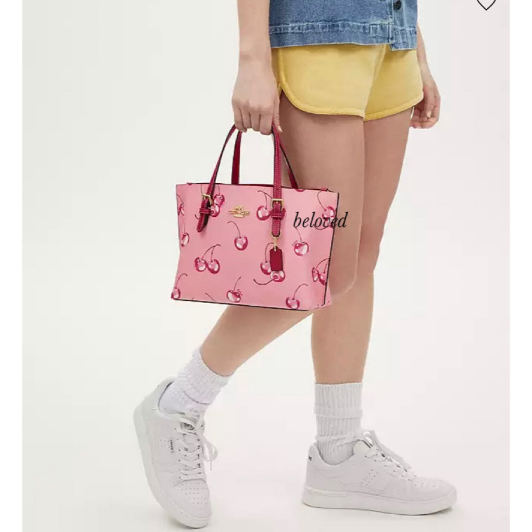 COACH - 新作 coach コーチ モリー トート 25 チェリー プリント COACH - 新作 coach コーチ モリー トート 25 チェリー プリント