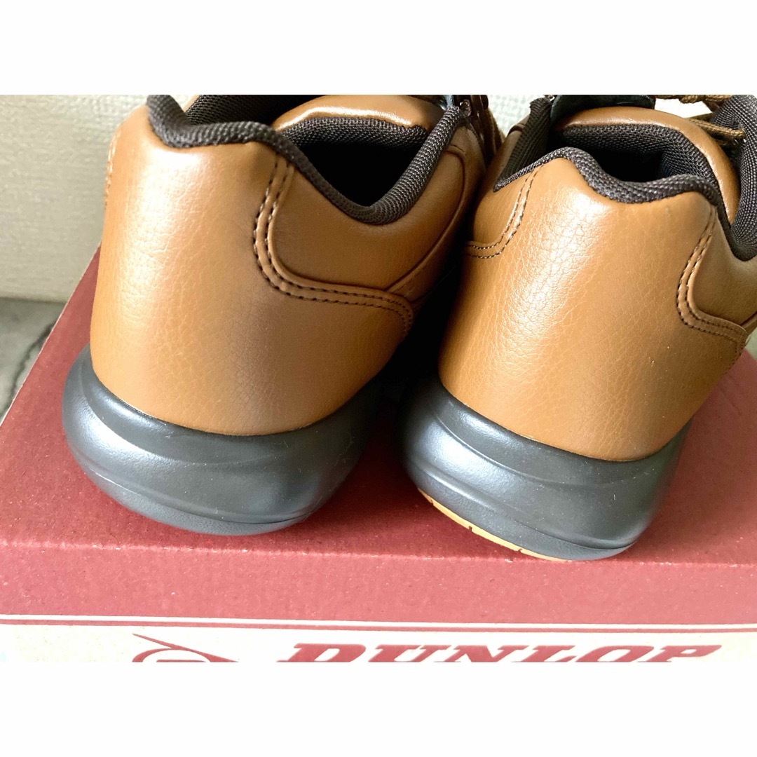 DUNLOP(ダンロップ)のダンロップ　コンフォートウォーカー　幅広　4E 24.5cm 撥水加工 軽量設計 メンズの靴/シューズ(スニーカー)の商品写真