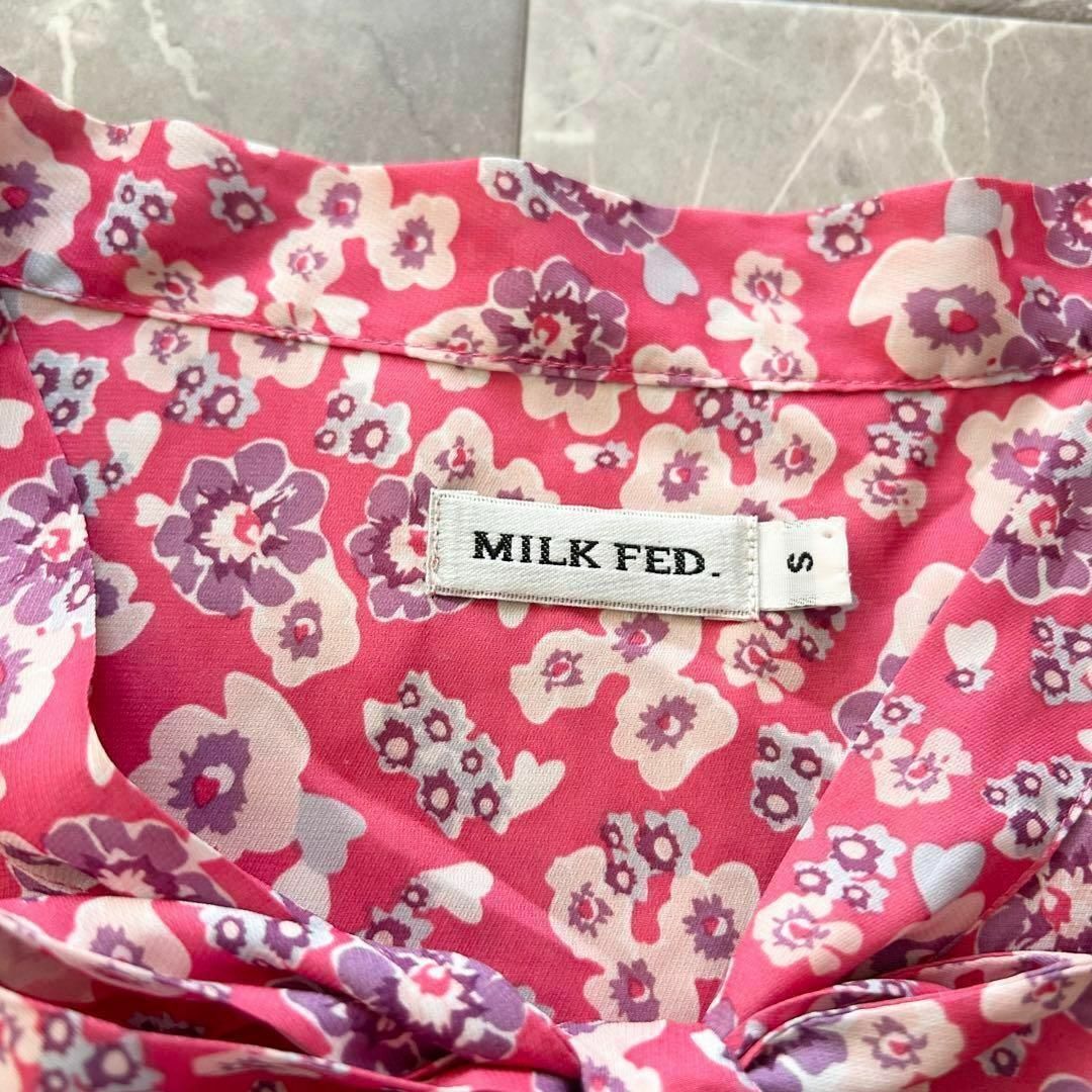 MILKFED.(ミルクフェド)のミルクフェド MILKFED ボウタイ リボン ブラウス 花柄 Sサイズ レディースのトップス(シャツ/ブラウス(長袖/七分))の商品写真