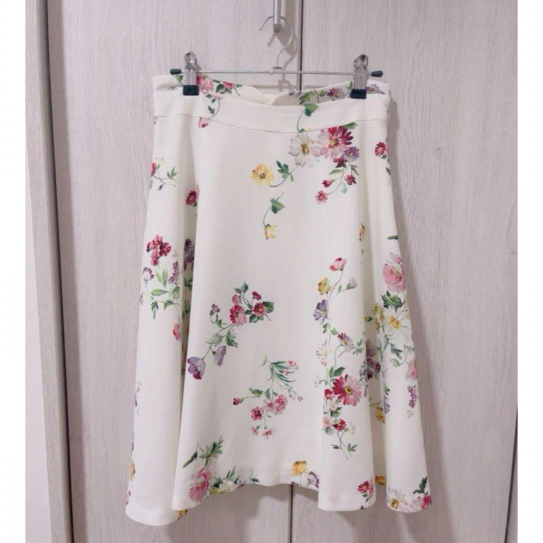 MISCH MASCH(ミッシュマッシュ)のミッシュマッシュ♡花柄フレアスカート レディースのスカート(ひざ丈スカート)の商品写真
