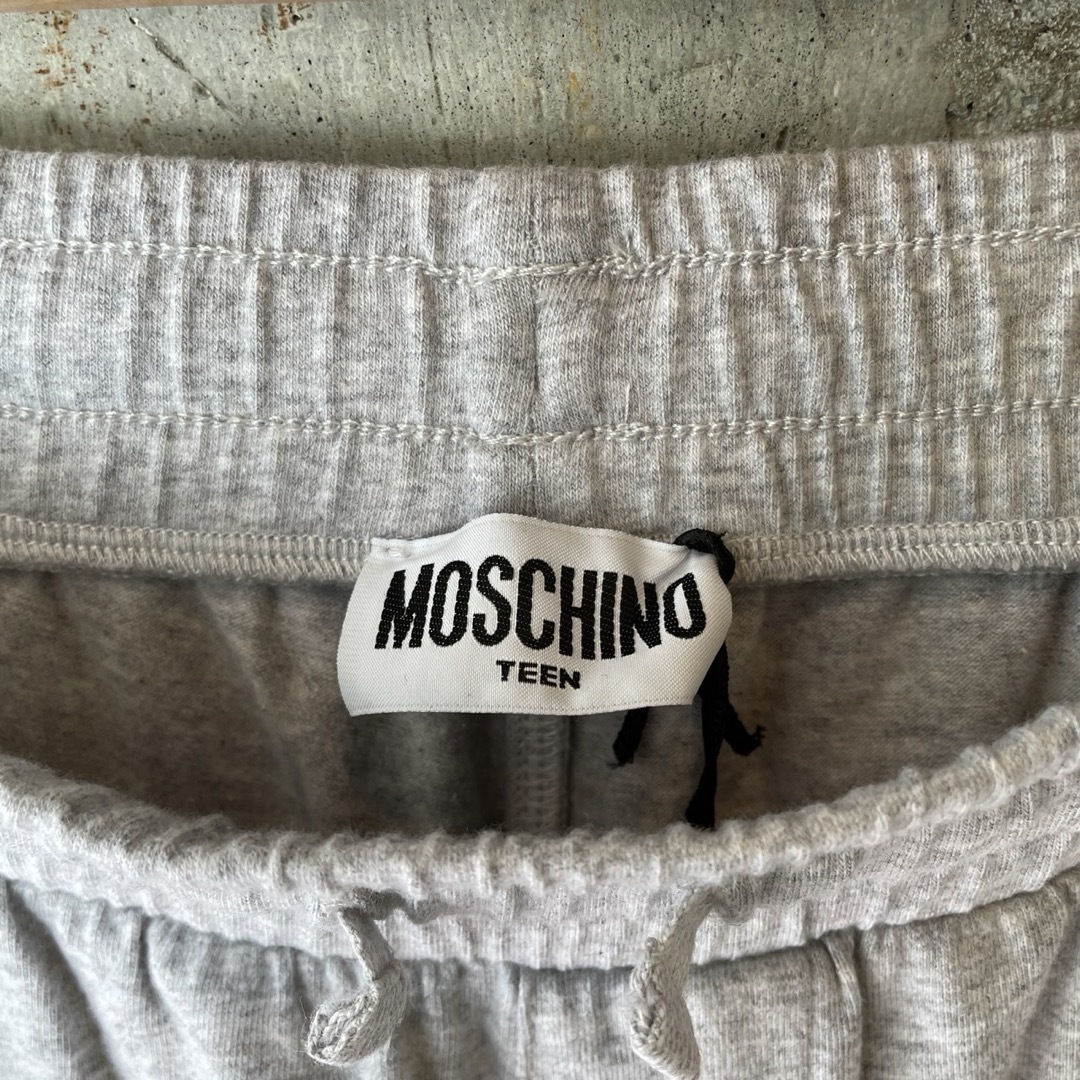 MOSCHINO(モスキーノ)のMOSCHINO モスキーノ スウェット ショートパンツ グレー 14 メンズのパンツ(ショートパンツ)の商品写真