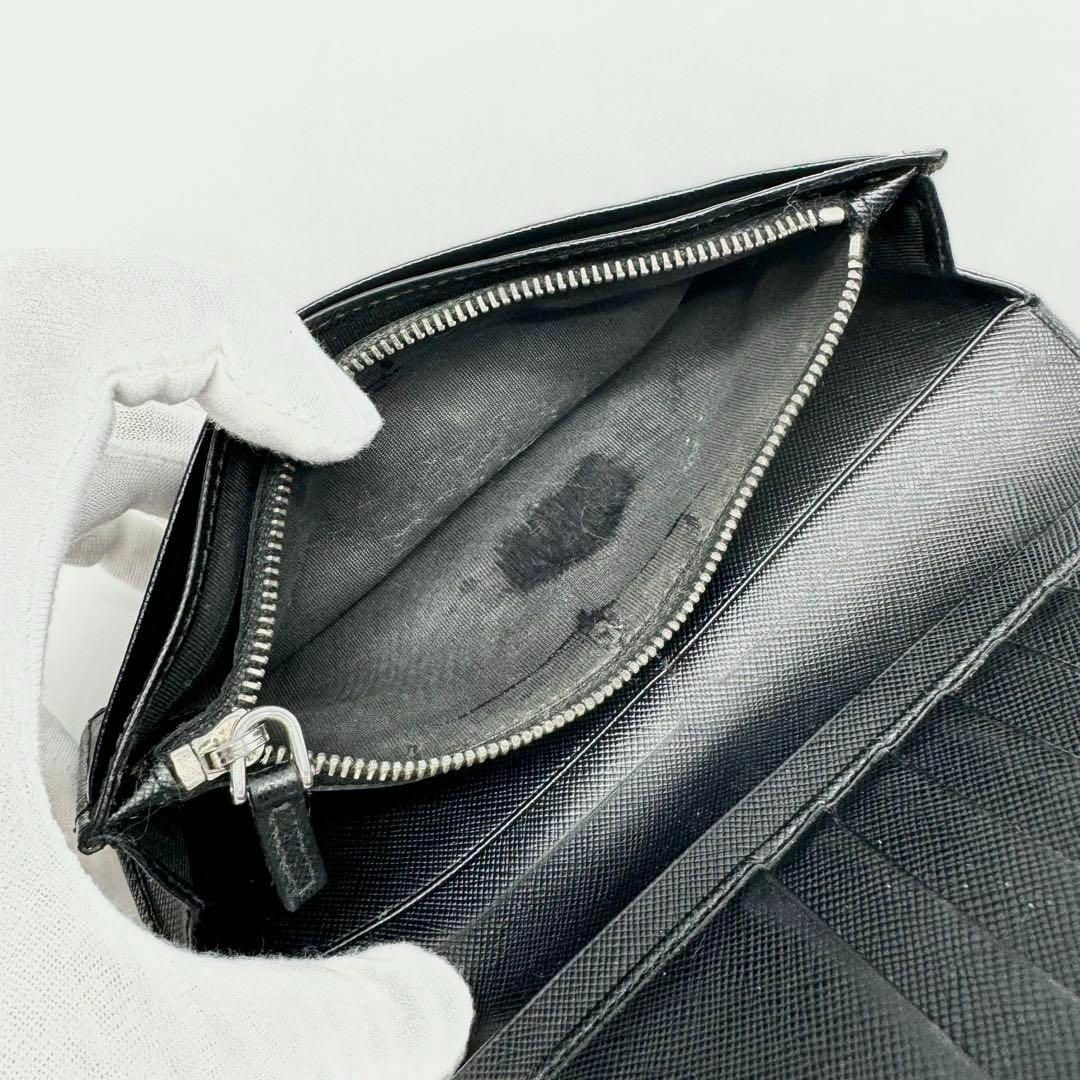 PRADA(プラダ)の【希少✨】PRADA サフィアーノ メタルロゴ 長財布 折り財布 二つ折り 黒 レディースのファッション小物(財布)の商品写真