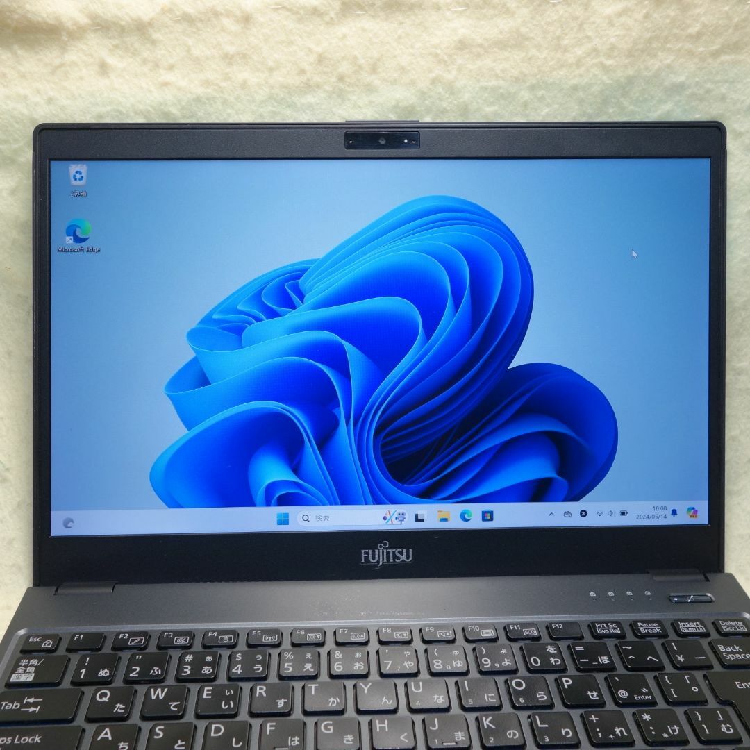 富士通(フジツウ)のLIFEBOOK U938◆i7-8550U/SSD 256G/8G/超軽量 スマホ/家電/カメラのPC/タブレット(ノートPC)の商品写真