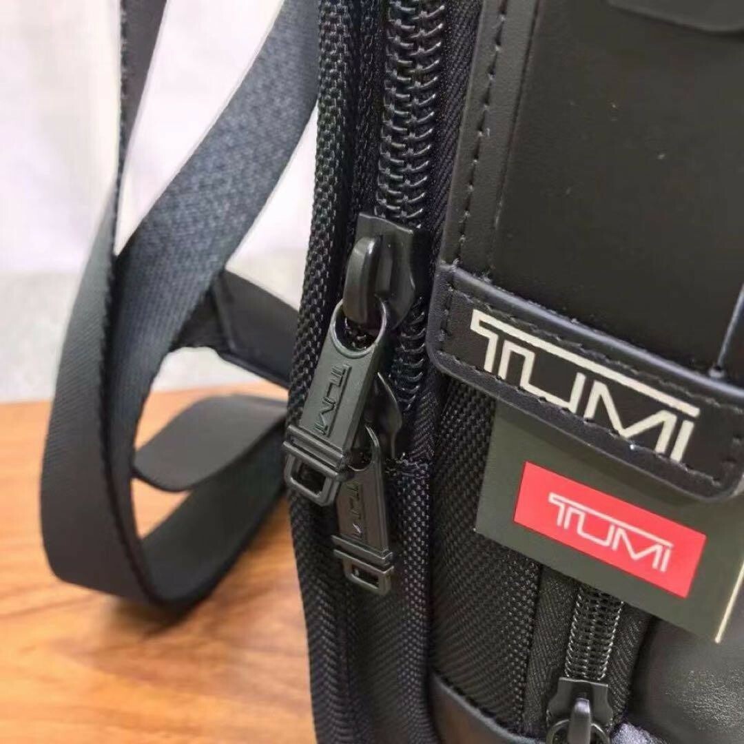 TUMI(トゥミ)の未使用TUMI ボディバッグ ALPHA Bravo ブラック メンズのバッグ(トートバッグ)の商品写真