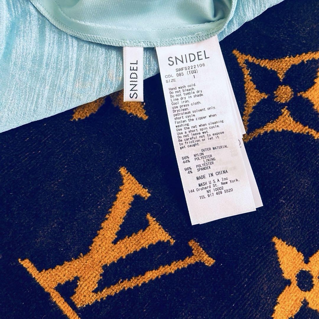 SNIDEL(スナイデル)の♡新品タグ付完売品♡サイズ1 スナイデル シアータックフレアスカート ターコイズ レディースのスカート(ロングスカート)の商品写真