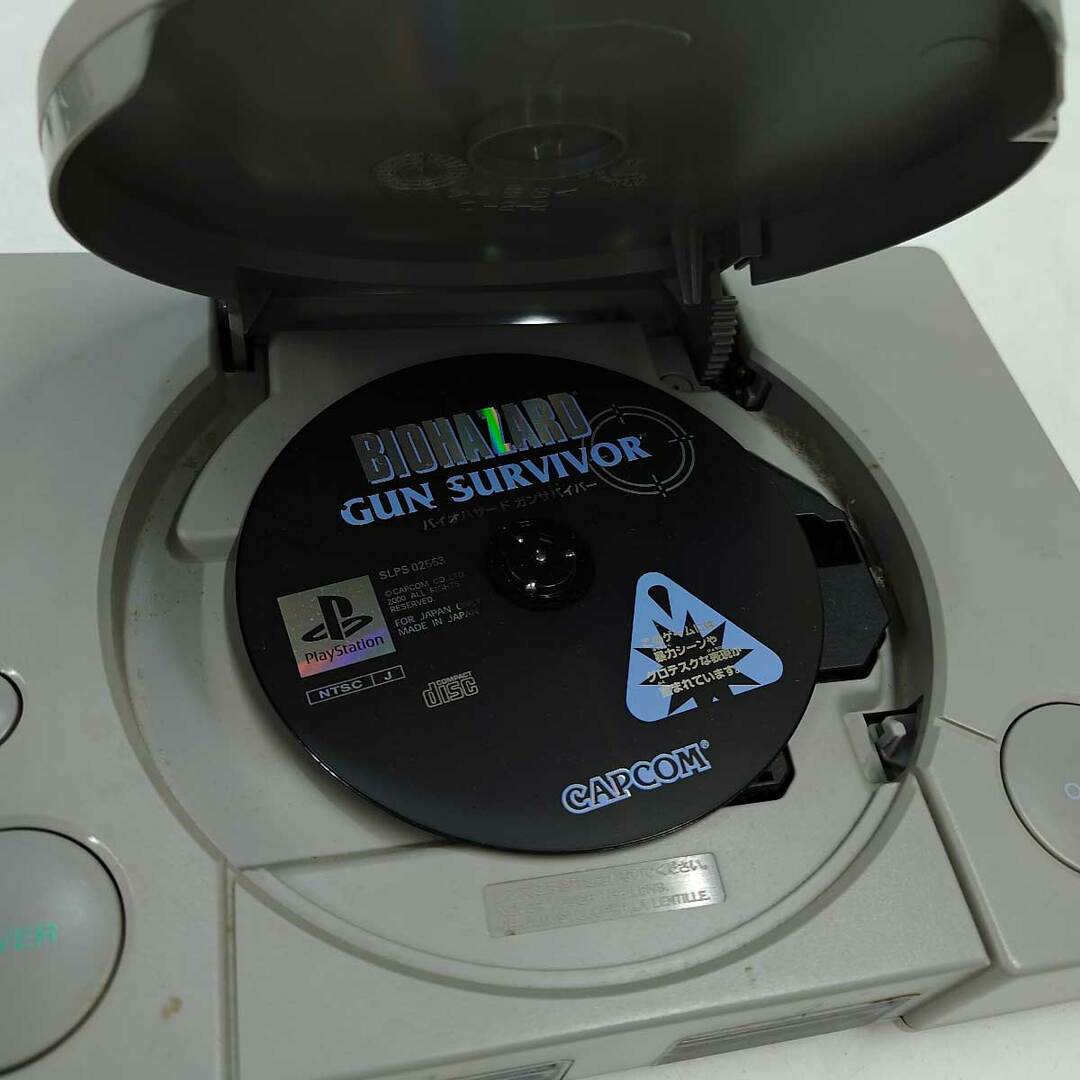 SONY(ソニー)の[ジャンク] ソニー PlayStation プレイステーション SCPH-7000 SONY エンタメ/ホビーのゲームソフト/ゲーム機本体(その他)の商品写真
