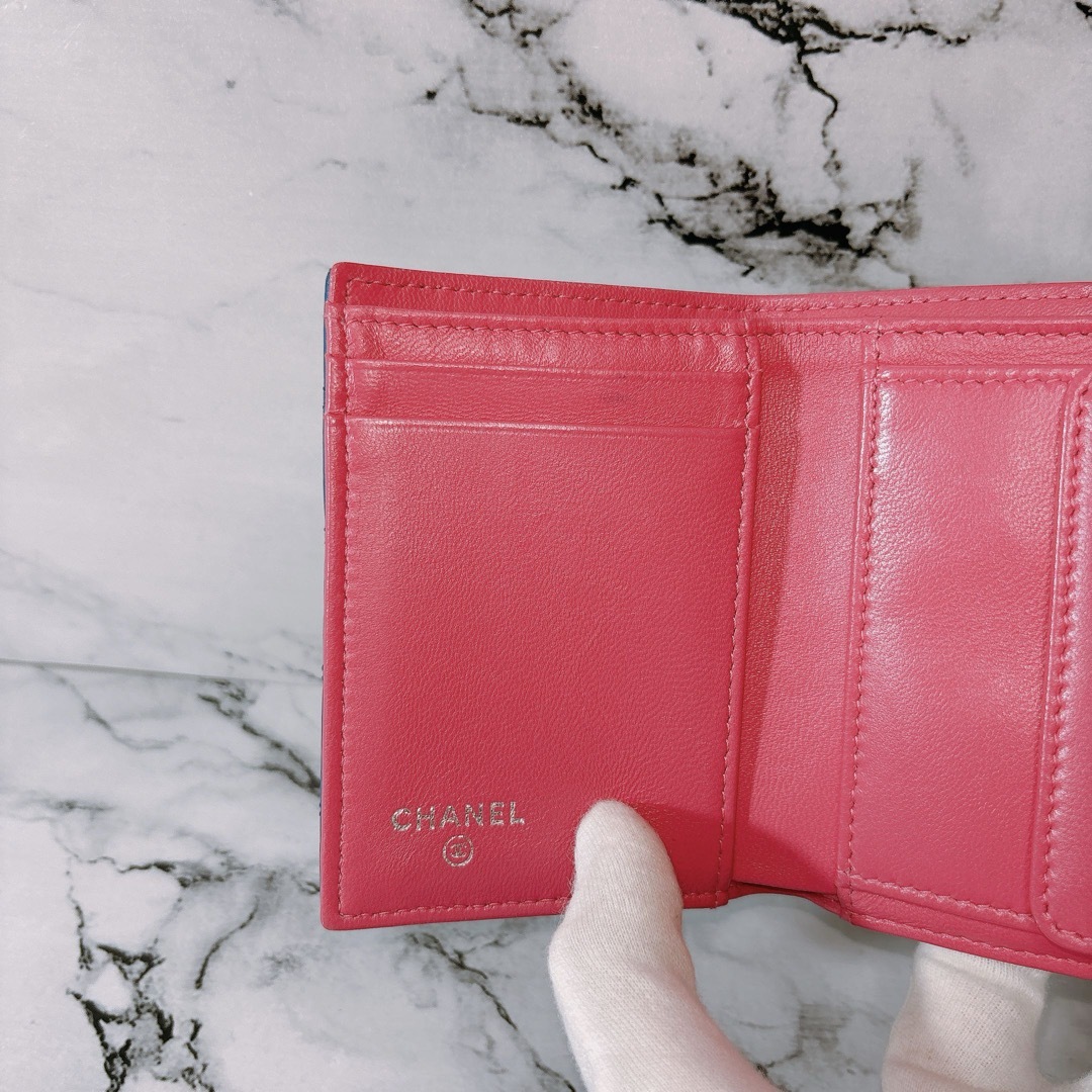 CHANEL(シャネル)のCHANEL シャネル ココマーク マトラッセ バイカラー 三つ折財布 財布 レディースのファッション小物(財布)の商品写真
