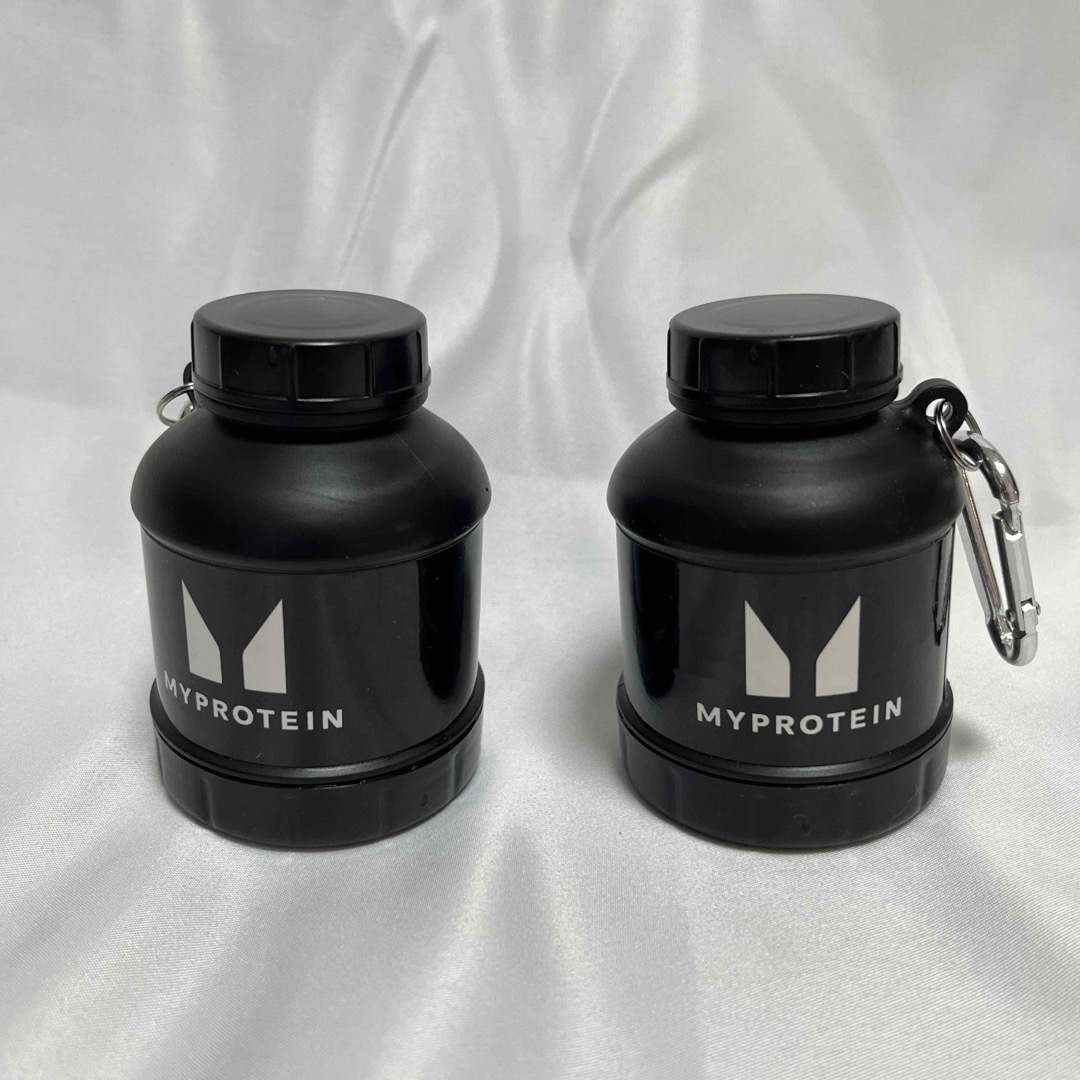 MYPROTEIN(マイプロテイン)のマイプロテイン プロテインパウダー　キーホルダー×2個　プロテインケース スポーツ/アウトドアのトレーニング/エクササイズ(トレーニング用品)の商品写真