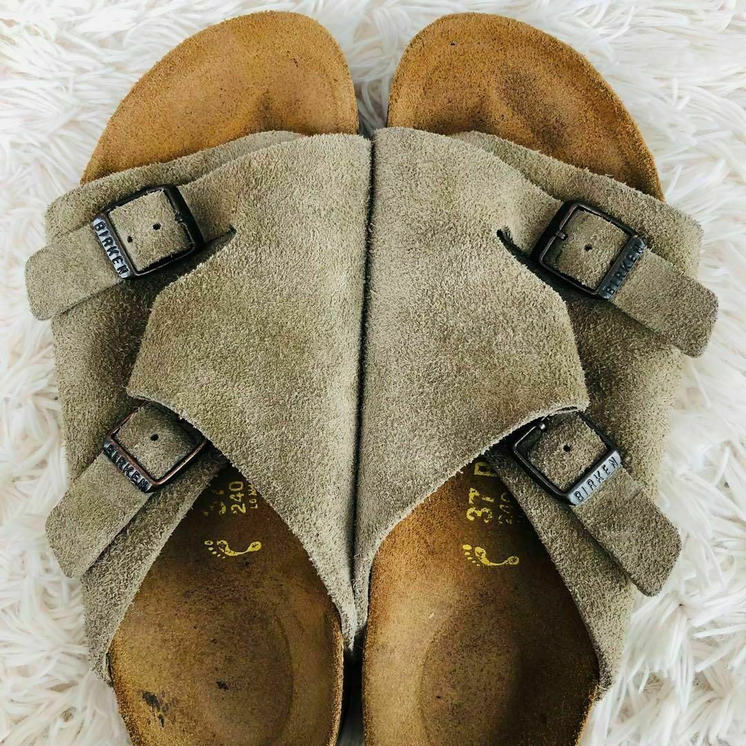 BIRKENSTOCK(ビルケンシュトック)のBIRKENSTOCKビルケンシュトックチューリッヒスエードトープベージュ レディースの靴/シューズ(サンダル)の商品写真