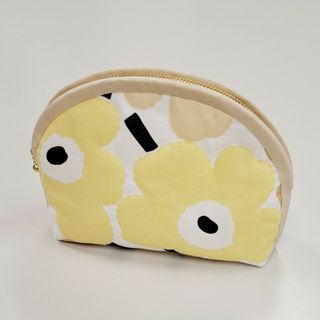 マリメッコ(marimekko)のmarimekkoポーチ　新　黄×ベージュ(ポーチ)