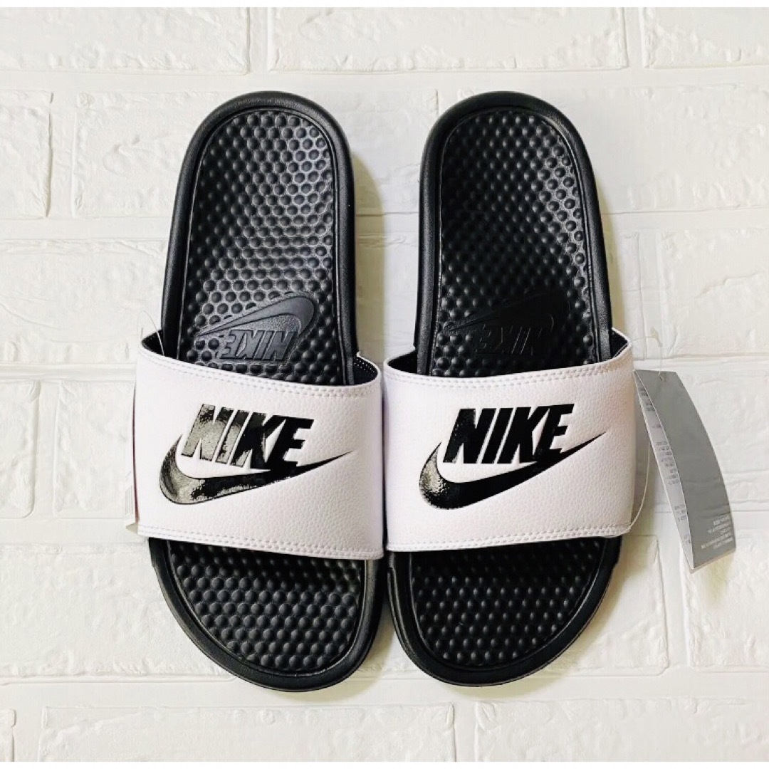 NIKE(ナイキ)のNIKE ナイキ ベナッシ JDI サンダル 24センチ 新品 タグ付き　白 レディースの靴/シューズ(サンダル)の商品写真