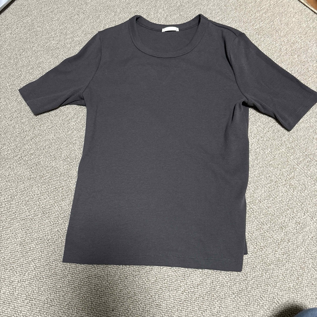GU(ジーユー)のGUリブトップス　Mサイズ レディースのトップス(Tシャツ(半袖/袖なし))の商品写真