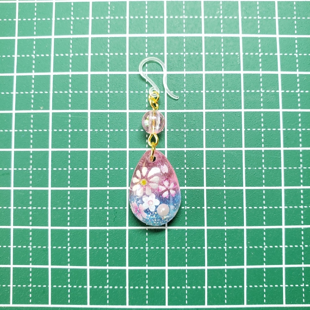 No.1519-D　フラワーモチーフ☆春ピアス・イヤリング ハンドメイドのアクセサリー(ピアス)の商品写真