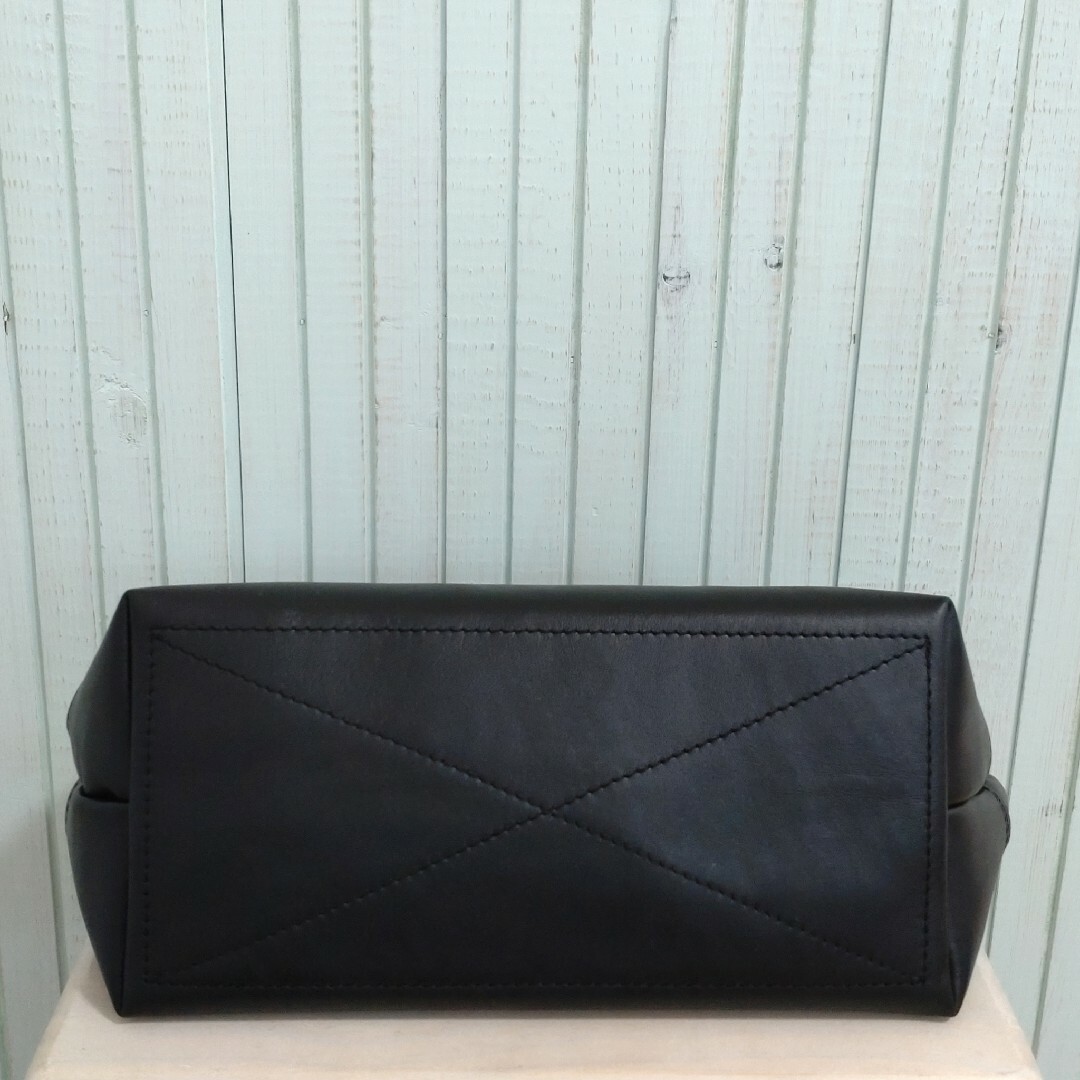 A4サイズ オールブラック☆ラムレザートートバッグ ハンドメイドのファッション小物(バッグ)の商品写真