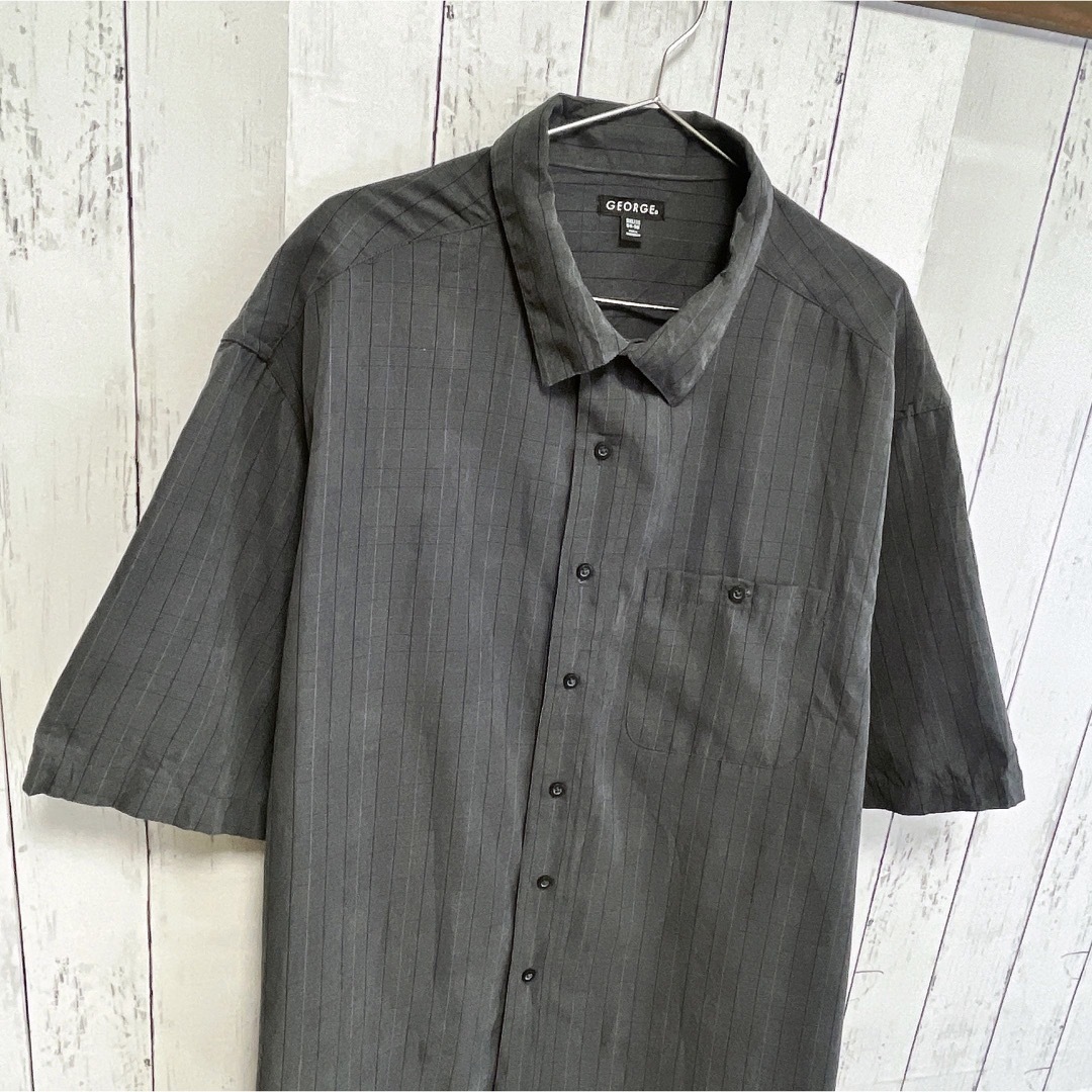 shirts(シャツ)のUSA古着　半袖シャツ　ドレスシャツ　3XLサイズ　チェック柄　ダークグレー メンズのトップス(シャツ)の商品写真