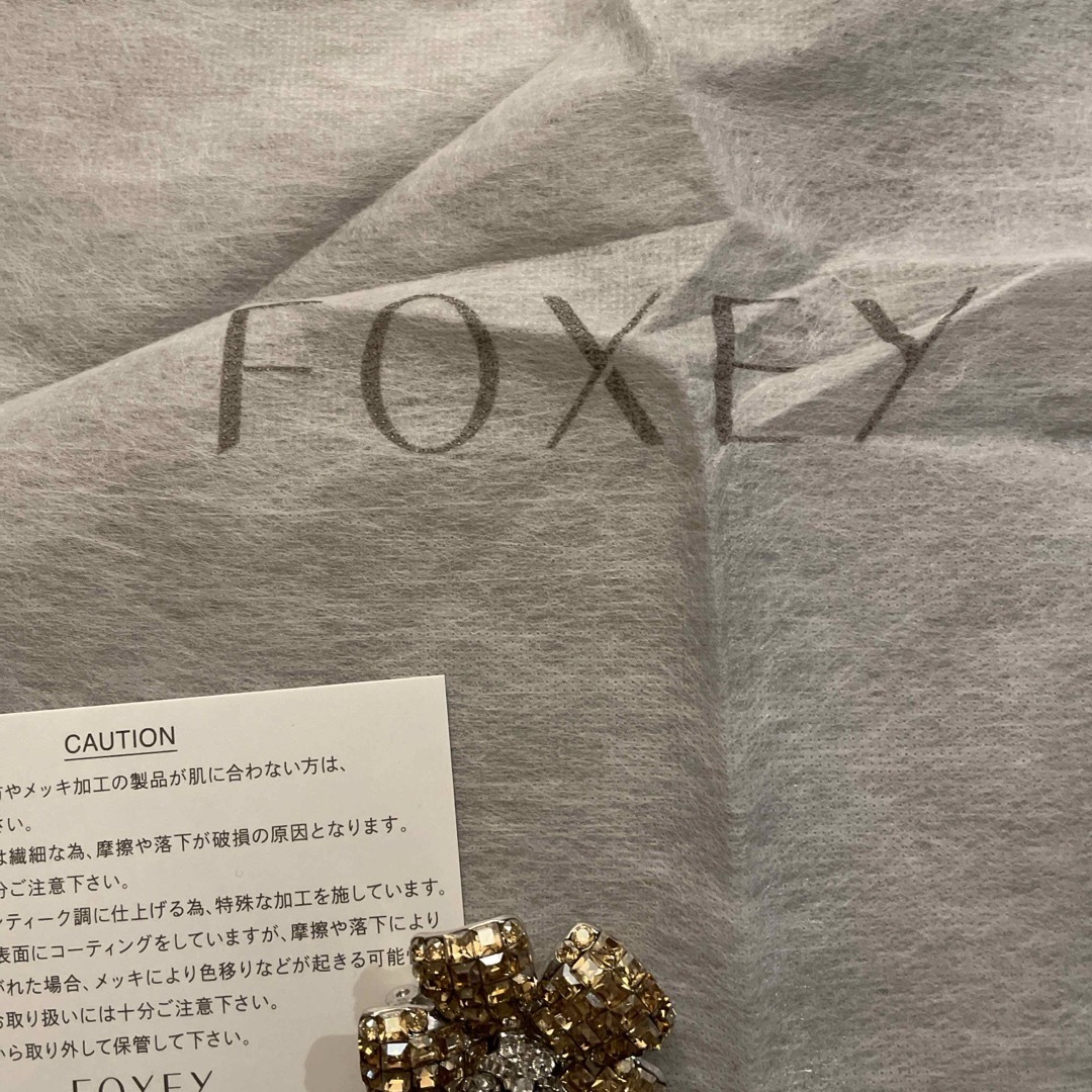 FOXEY(フォクシー)のFOXEY フォクシー　ブローチ レディースのアクセサリー(ブローチ/コサージュ)の商品写真