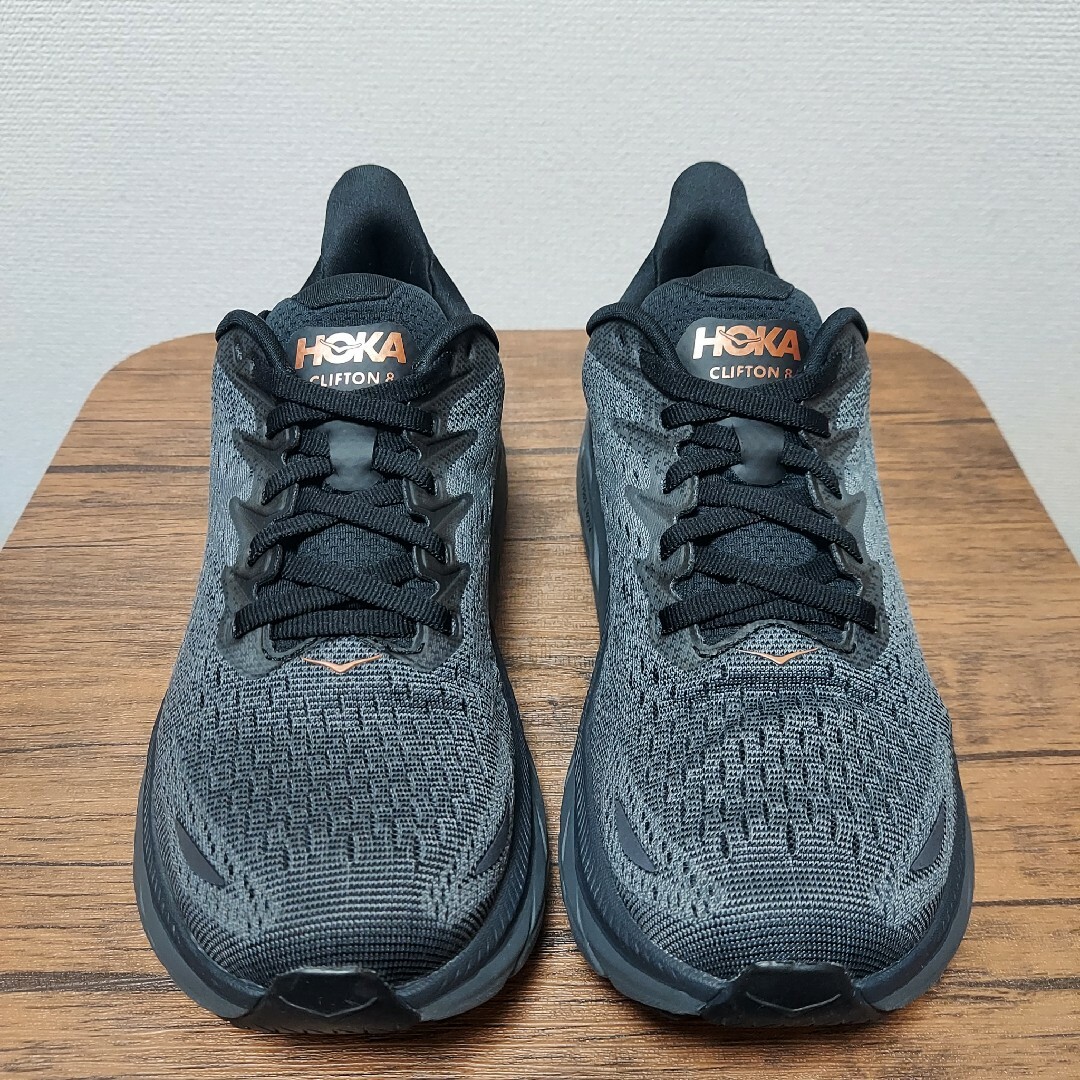 HOKA ONE ONE(ホカオネオネ)のHOKA ONEONE　ホカ オネオネ　クリフトン8　ウィメンズ　23.5cm スポーツ/アウトドアのランニング(シューズ)の商品写真