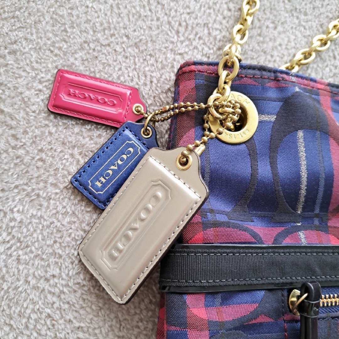 COACH(コーチ)のCOACH　ショルダーバック　バンドバック　シグネチャー　チェック柄　ポピー レディースのバッグ(ショルダーバッグ)の商品写真