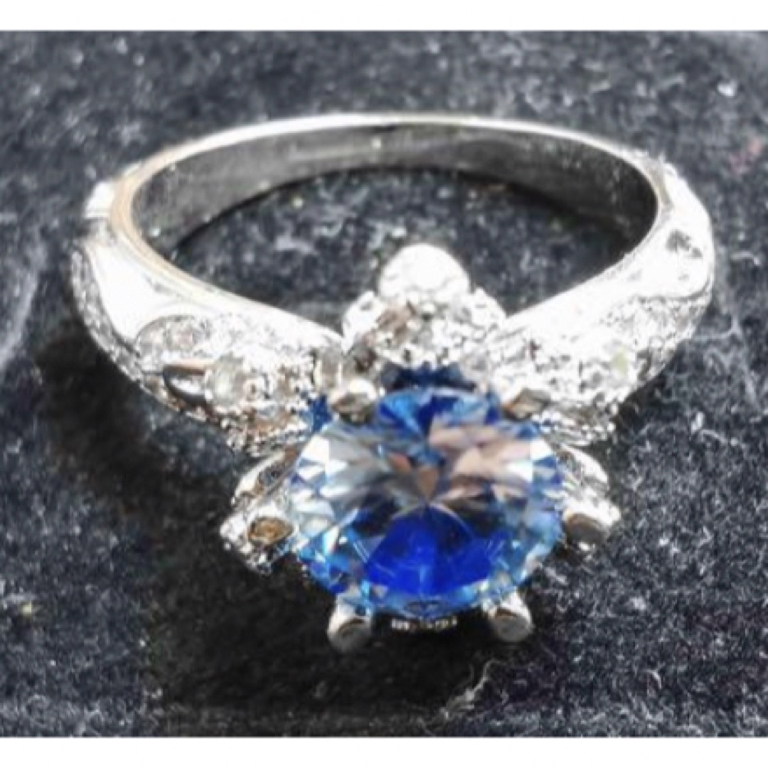 天然　モザン　ブルー　ダイヤモンド　指輪　リング  レディースのアクセサリー(リング(指輪))の商品写真