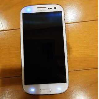 エヌティティドコモ(NTTdocomo)のdocomo　スマホ本体　SAMSUNG　GALAXY　SⅢ(スマートフォン本体)