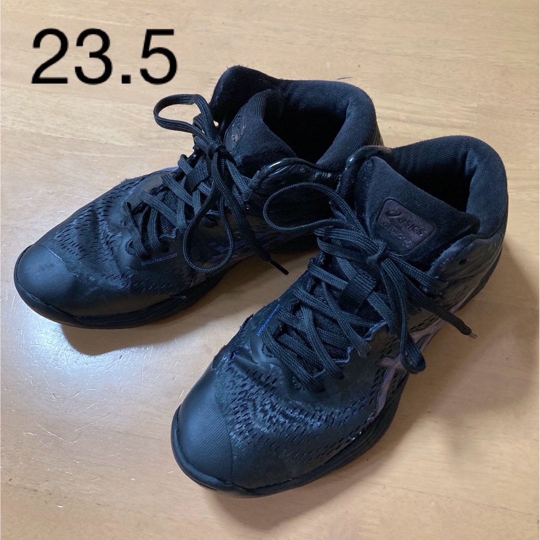 asics(アシックス)のused⭐︎23.5アシックスv14バッシュ黒紫 スポーツ/アウトドアのスポーツ/アウトドア その他(バスケットボール)の商品写真