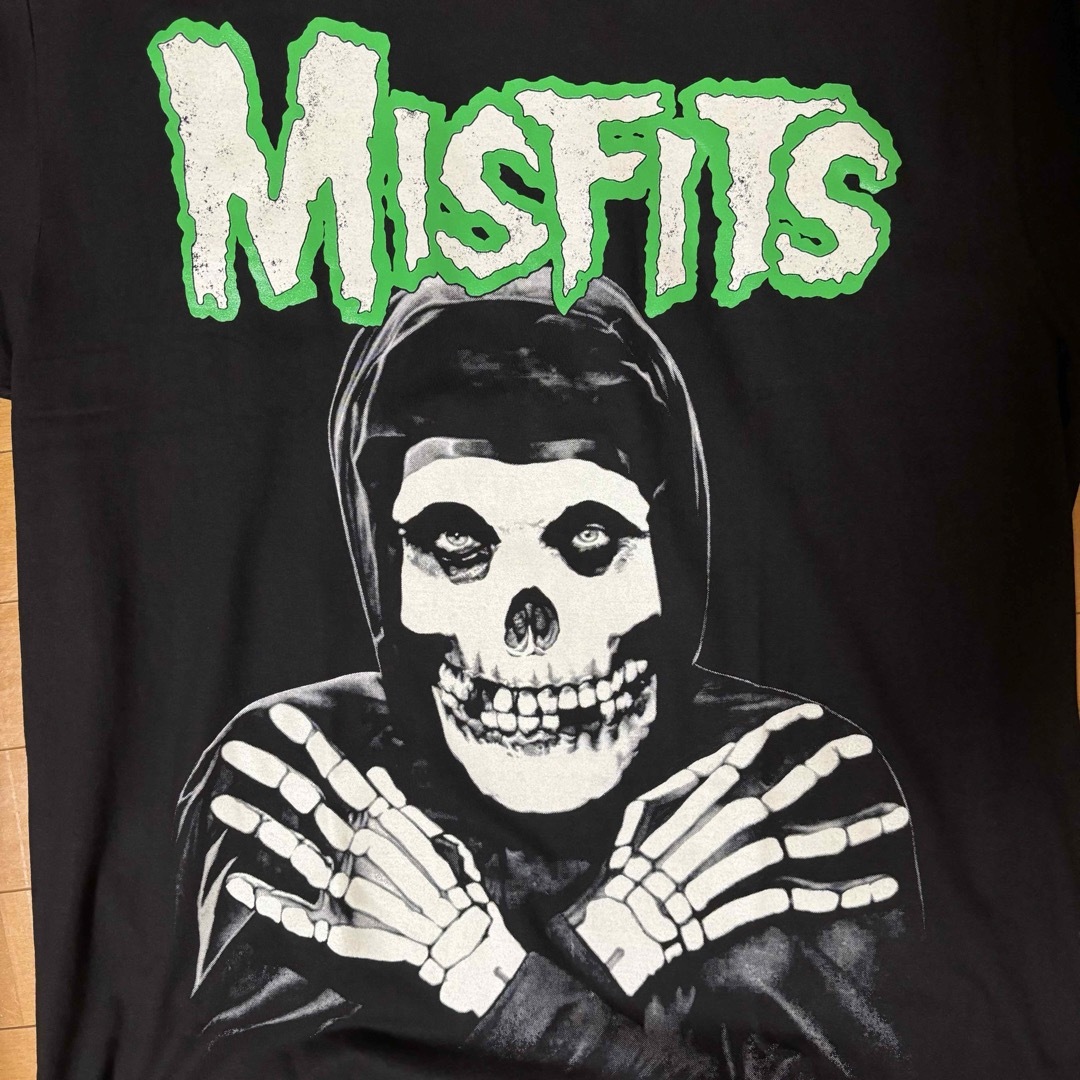 MISFITS(ミスフィッツ)の【大人気❗️】ミスフィッツ☆デカロゴ　バンドTVシャツ　蛍光加工　ブラック メンズのトップス(Tシャツ/カットソー(半袖/袖なし))の商品写真