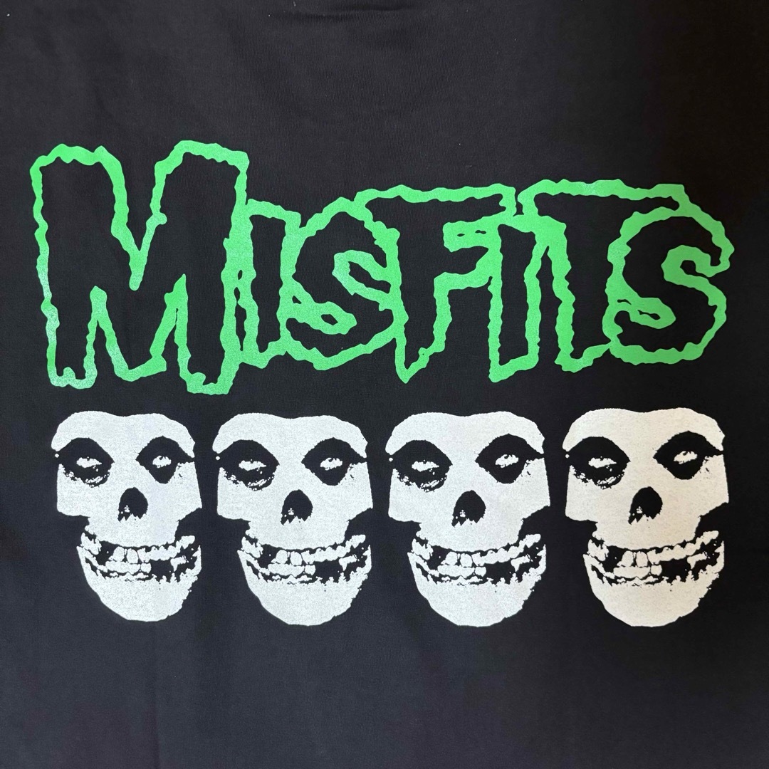 MISFITS(ミスフィッツ)の【大人気❗️】ミスフィッツ☆デカロゴ　バンドTVシャツ　蛍光加工　ブラック メンズのトップス(Tシャツ/カットソー(半袖/袖なし))の商品写真