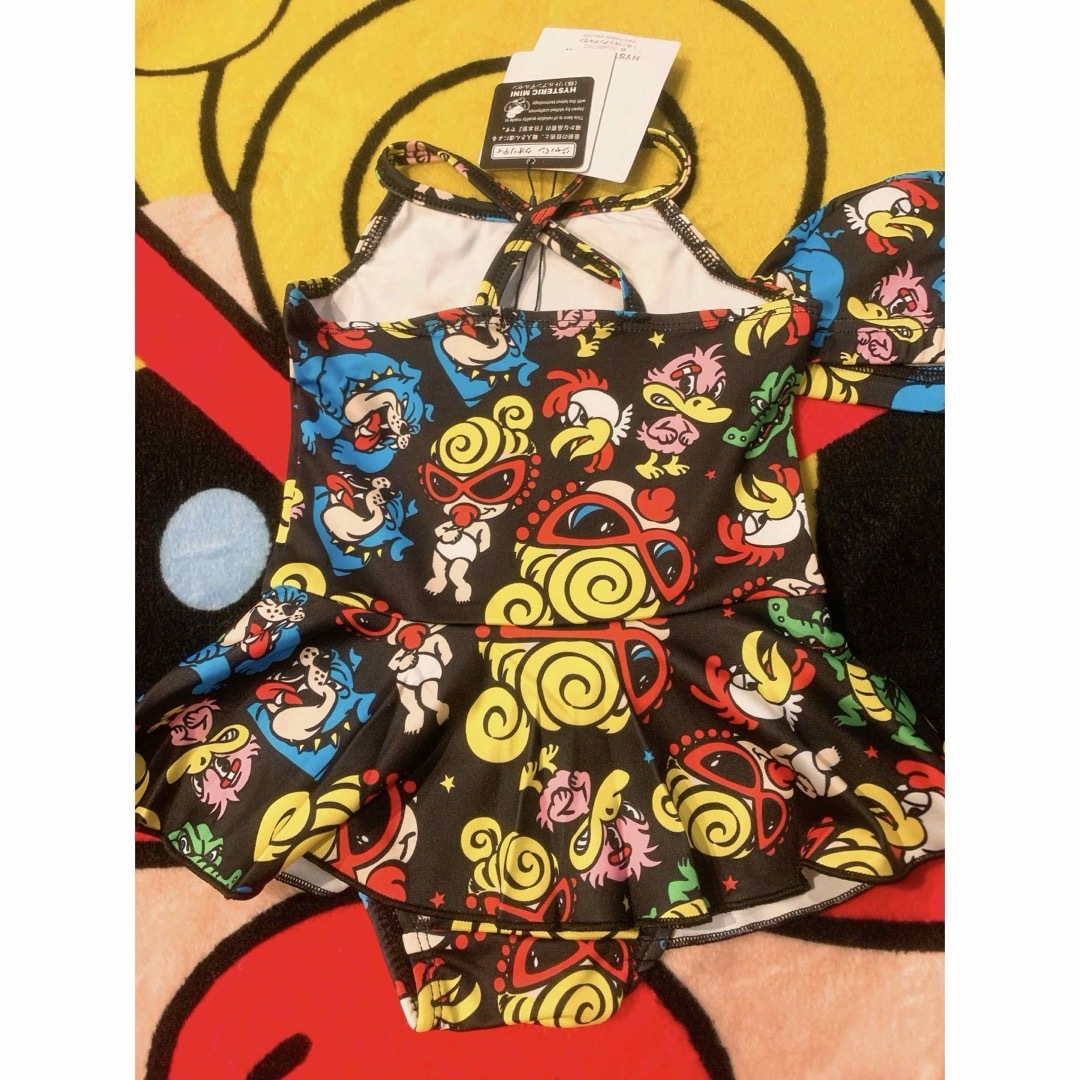 HYSTERIC MINI(ヒステリックミニ)の✨レア限定品✨HYSTERIC MINI 総柄ワンピ水着　キャップ付き　ブラック キッズ/ベビー/マタニティのキッズ服女の子用(90cm~)(水着)の商品写真