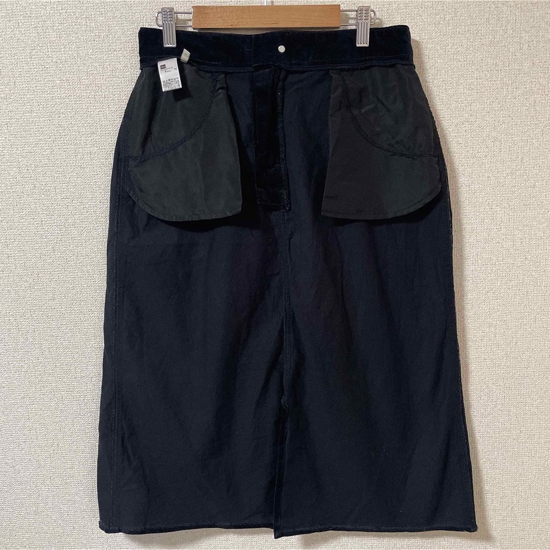 GU(ジーユー)のGU コーデュロイAラインロングスカート XL ブラック　スリット　ミディ丈 レディースのスカート(ロングスカート)の商品写真