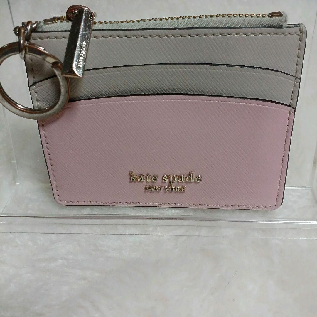 kate spade new york(ケイトスペードニューヨーク)の【美品✴️】kate spadeキーリング付カードケース　ファスナーコインケース レディースのファッション小物(名刺入れ/定期入れ)の商品写真