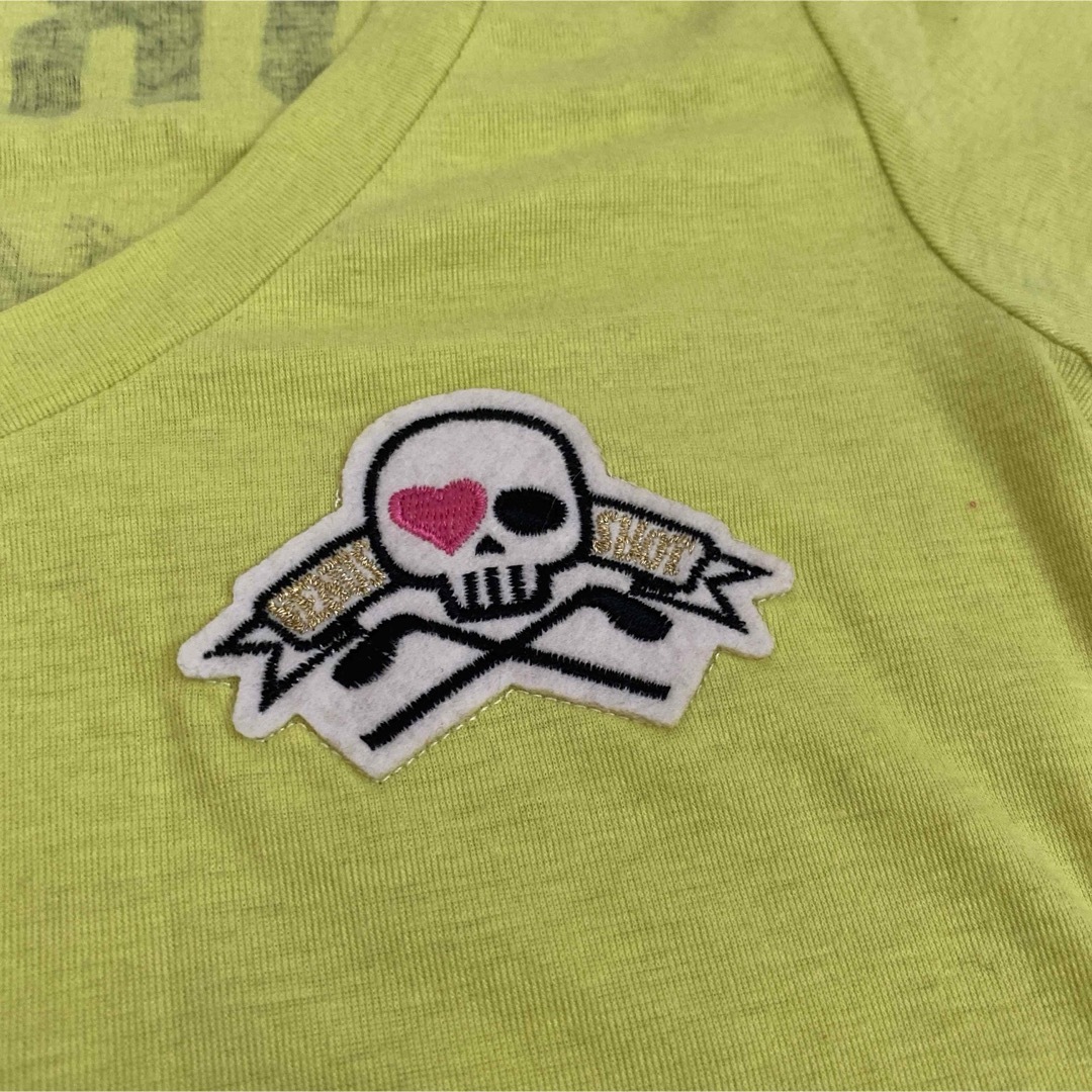 キッズ　半袖Tシャツ　みどり　黄緑　ドクロ　ロゴ キッズ/ベビー/マタニティのキッズ服女の子用(90cm~)(Tシャツ/カットソー)の商品写真