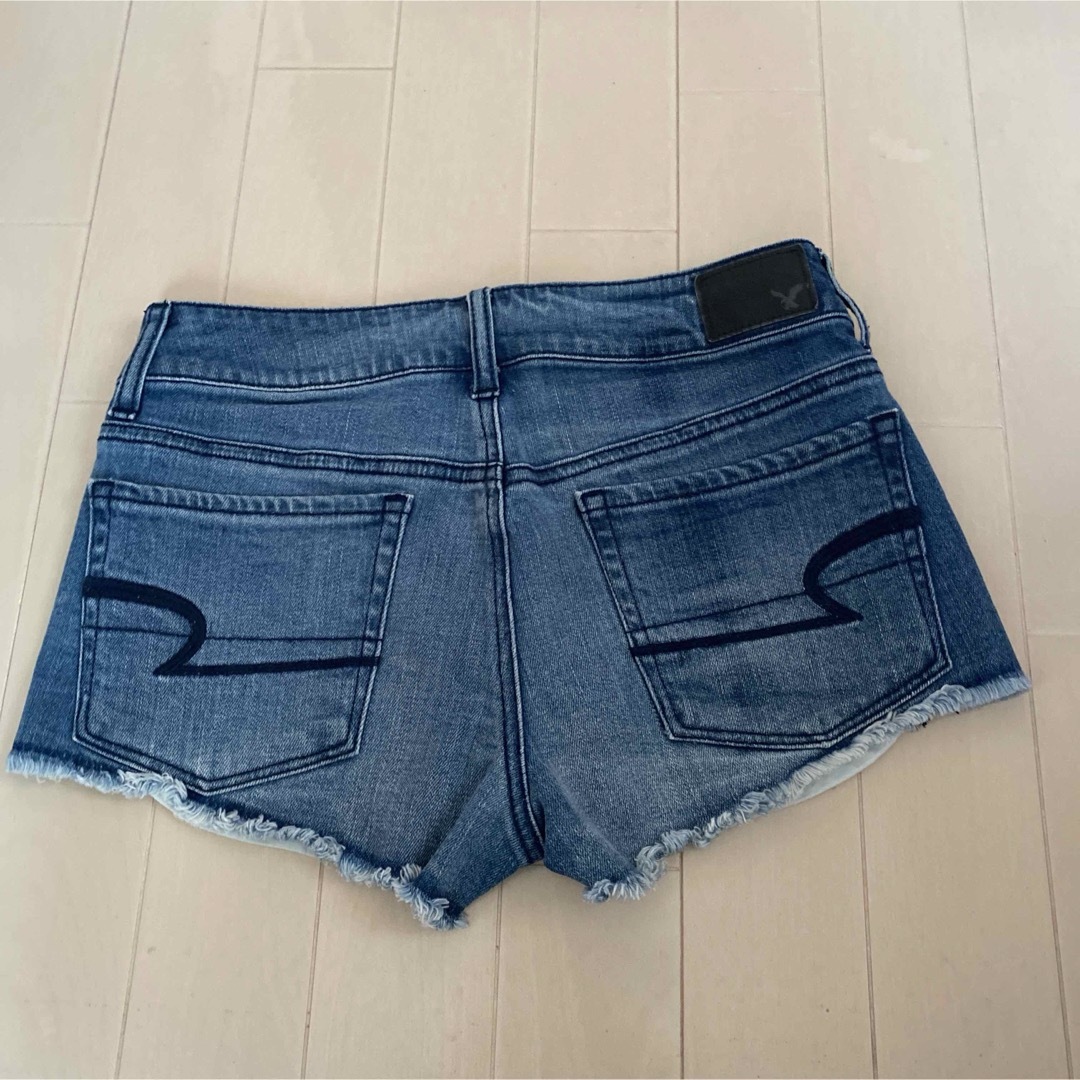 American Eagle(アメリカンイーグル)のアメリカンイーグル　ショートパンツ　デニム　レディース　ダメージ　s レディースのパンツ(ショートパンツ)の商品写真