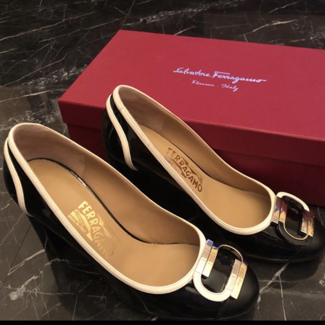 Salvatore Ferragamo(サルヴァトーレフェラガモ)のフェラガモ パンプス レディースの靴/シューズ(ハイヒール/パンプス)の商品写真