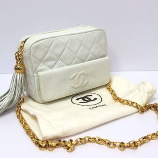 シャネル(CHANEL)のシャネル ショルダーバッグ チェーンバッグ タッセル付き マトラッセ ヴィンテージ　 ホワイト Dz790502 中古(ショルダーバッグ)