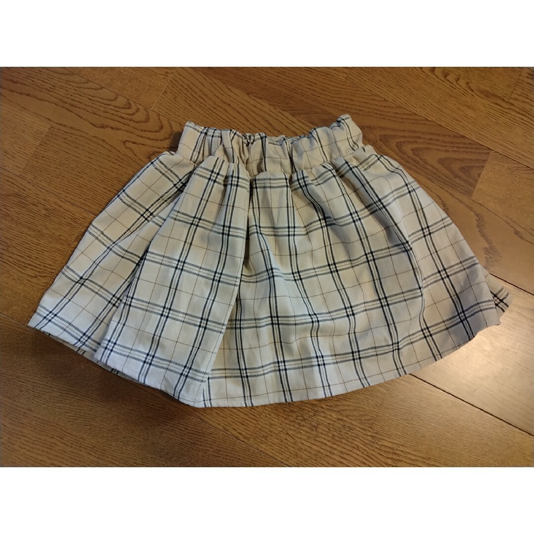 しまむら(シマムラ)のハート チャーム付き チェック セットアップ 110 キッズ/ベビー/マタニティのキッズ服女の子用(90cm~)(その他)の商品写真