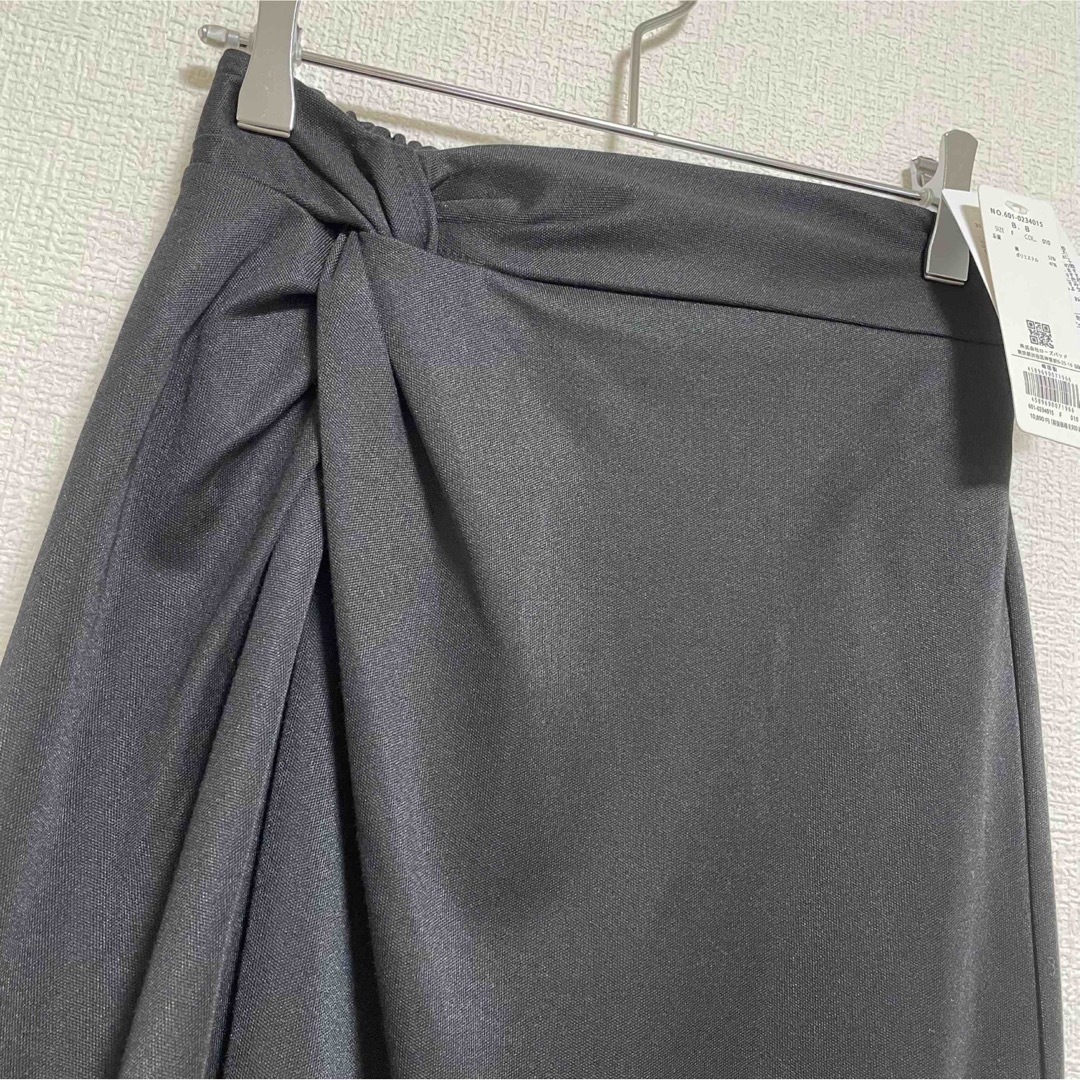 ROSE BUD(ローズバッド)の【新品タグ付】ROSE BUDねじりデザインスカート　黒 レディースのスカート(ロングスカート)の商品写真