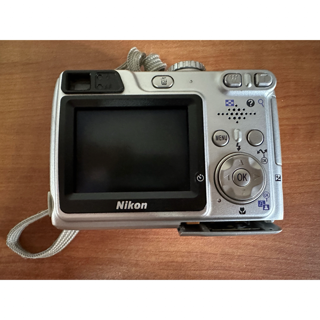 Nikon(ニコン)のNIKON COOLPIX 7900 ニコン製デジカメ 動作OK スマホ/家電/カメラのカメラ(コンパクトデジタルカメラ)の商品写真