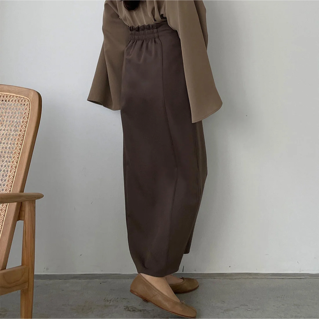 Louere 薄手ハイウエストスリットペンシルスカート ブラウン レディースのスカート(ロングスカート)の商品写真