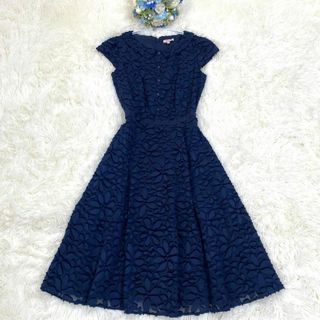 トッカ(TOCCA)の【美品】TOCCA ワンピース 花柄 総柄 レース Aライン 襟付き ネイビー(ひざ丈ワンピース)