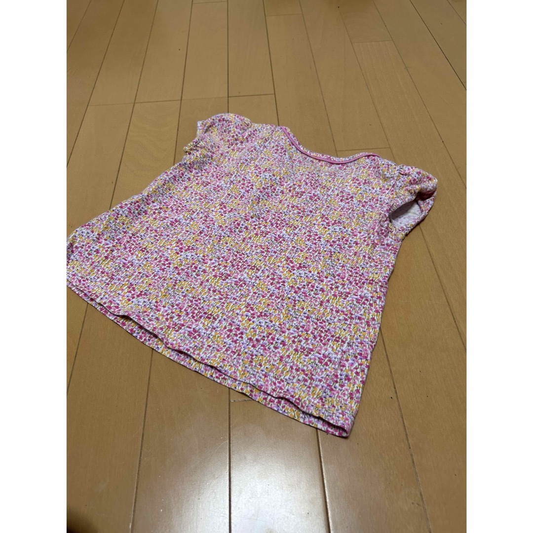 UNIQLO(ユニクロ)のUNIQLO ×リバティ花柄 半袖Tシャツ 110㎝ キッズ/ベビー/マタニティのキッズ服女の子用(90cm~)(Tシャツ/カットソー)の商品写真